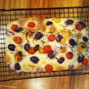 Focaccia Azeitona e Tomate